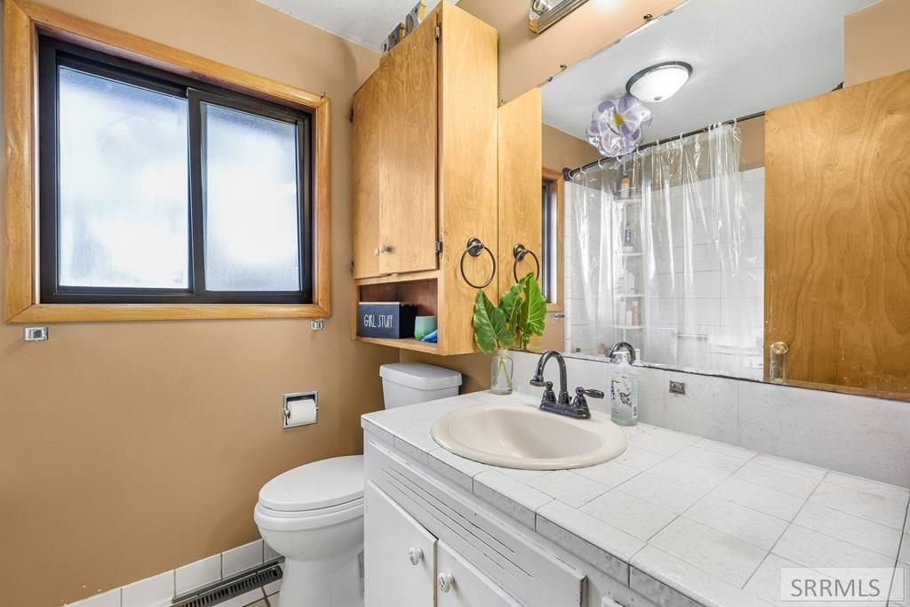 Image 14 of property listing at 1646 Westwood Street, Idaho Falls, ID 83402