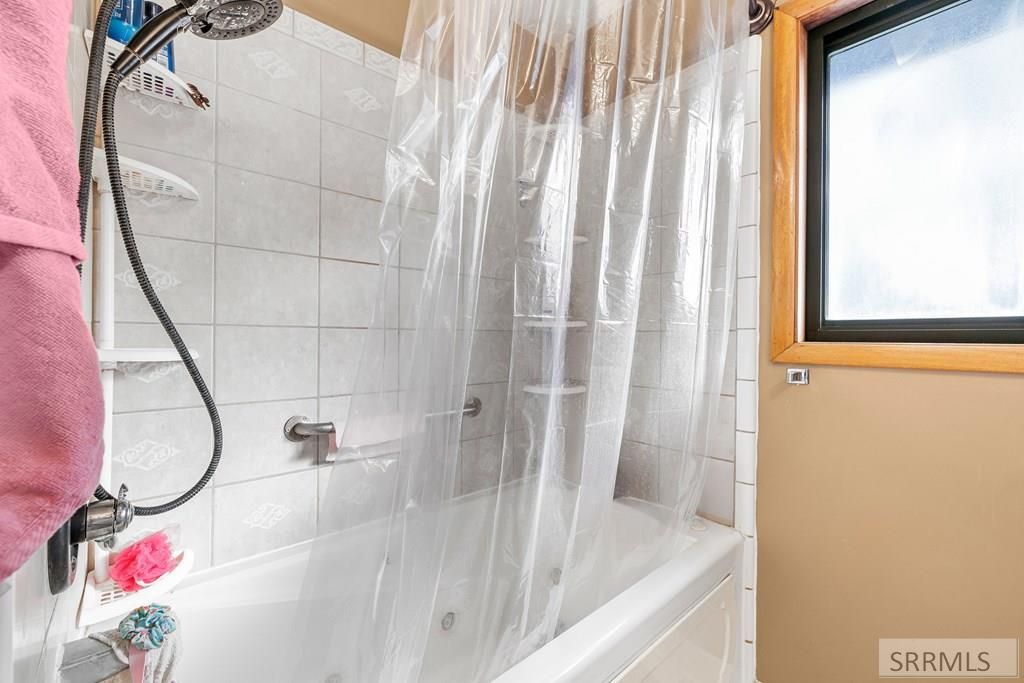 Image 15 of property listing at 1646 Westwood Street, Idaho Falls, ID 83402