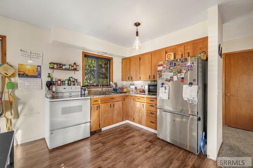 Image 7 of property listing at 1646 Westwood Street, Idaho Falls, ID 83402