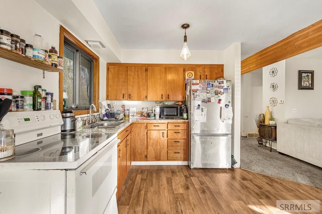 Image 8 of property listing at 1646 Westwood Street, Idaho Falls, ID 83402