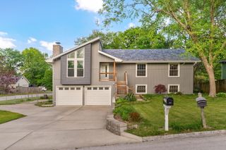 4740 S Glenn Avenue, Springfield, MO 65810