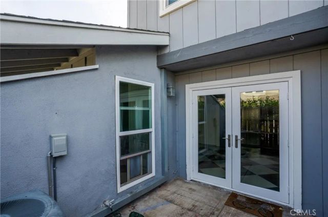 345 University Drive F4, Costa Mesa, CA 92627