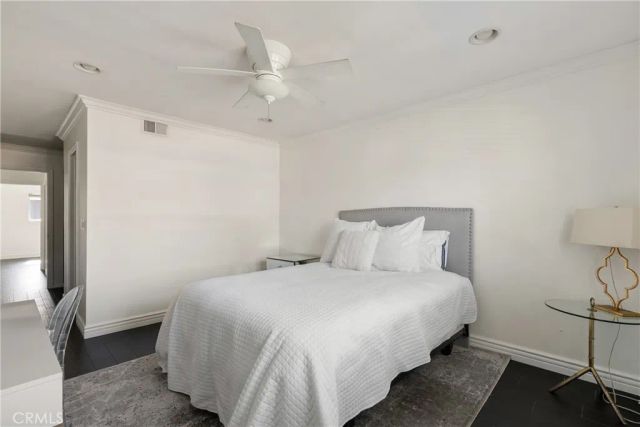 345 University Drive F4, Costa Mesa, CA 92627