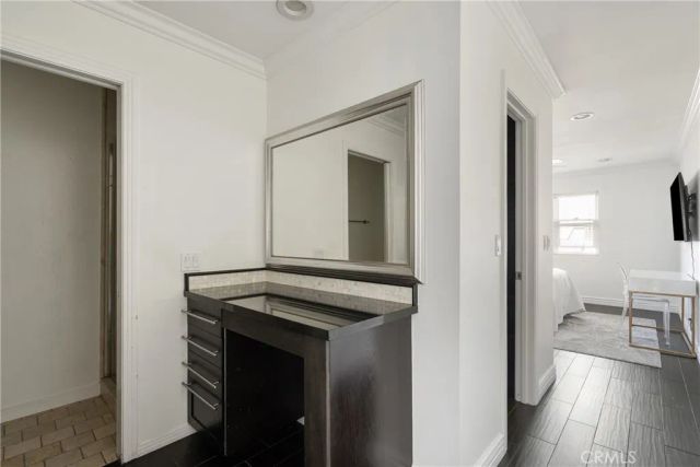 345 University Drive F4, Costa Mesa, CA 92627