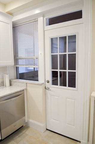 98 Toxteth Street 2, Brookline, MA 02446