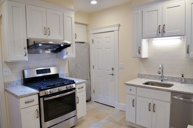 98 Toxteth Street 2, Brookline, MA 02446
