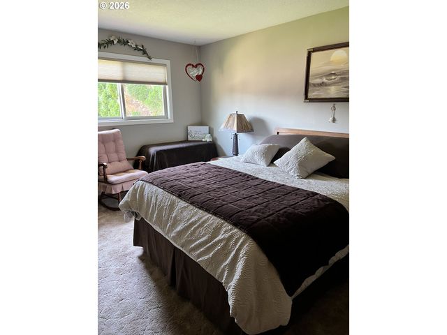 1111 RISDEN Pl, Eugene, OR 97404