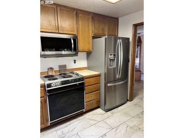 1111 RISDEN Pl, Eugene, OR 97404