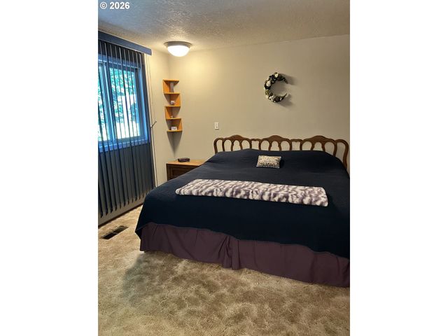 1111 RISDEN Pl, Eugene, OR 97404