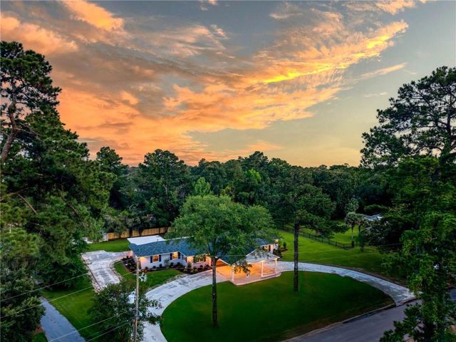 2553 Durham S Drive, Mobile, AL 36606