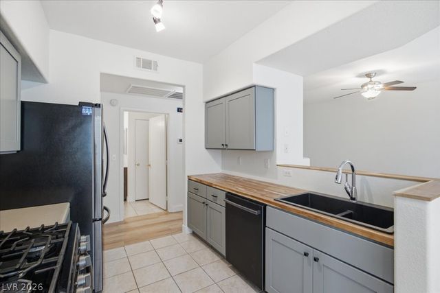 9050 West Warm Springs Road 1033, Las Vegas, NV 89148