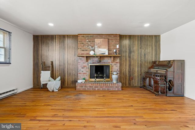 52 WILLOW ST, Macungie, PA 18062