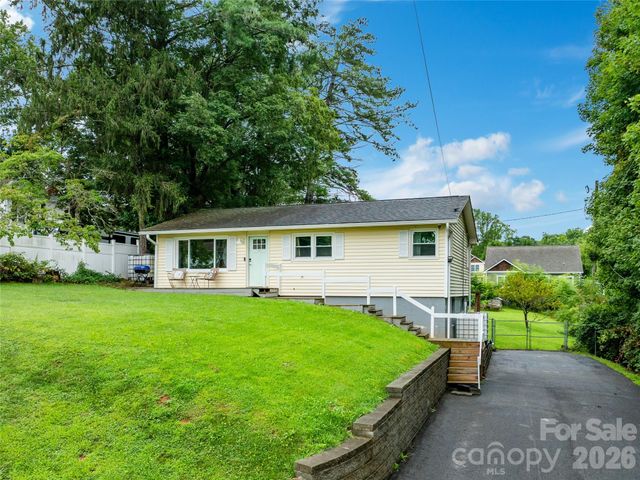11 Oakley Dogwood Drive, Asheville, NC 28803