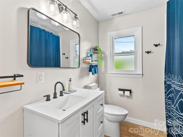 11 Oakley Dogwood Drive, Asheville, NC 28803