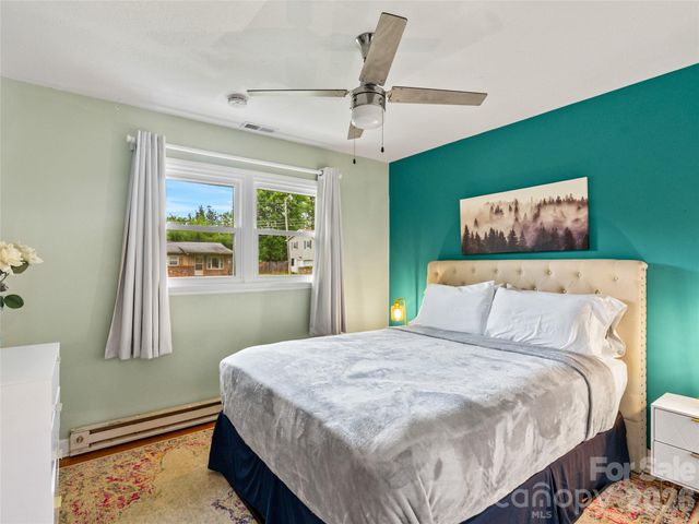 11 Oakley Dogwood Drive, Asheville, NC 28803