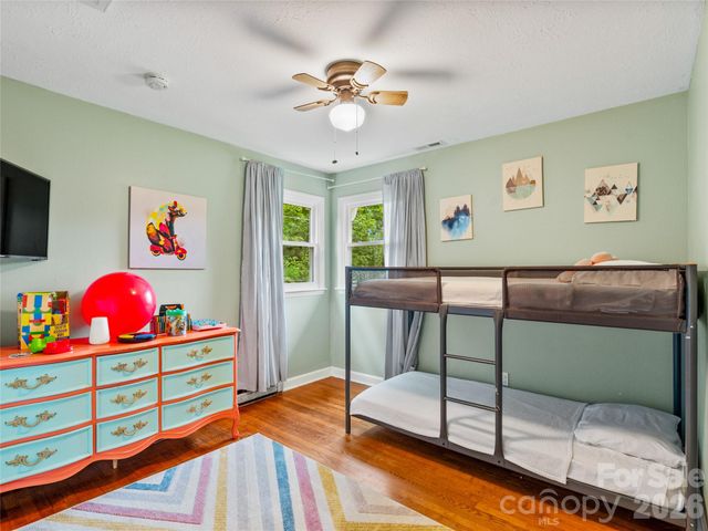11 Oakley Dogwood Drive, Asheville, NC 28803