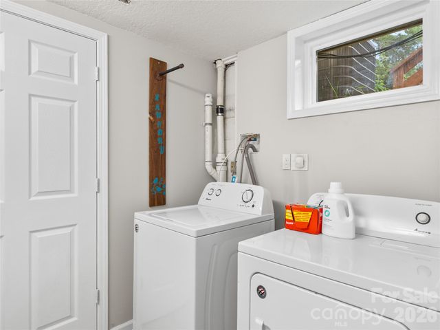 11 Oakley Dogwood Drive, Asheville, NC 28803