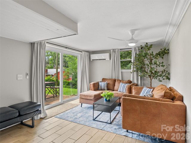 11 Oakley Dogwood Drive, Asheville, NC 28803