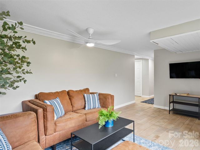 11 Oakley Dogwood Drive, Asheville, NC 28803