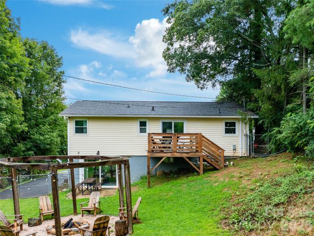 11 Oakley Dogwood Drive, Asheville, NC 28803