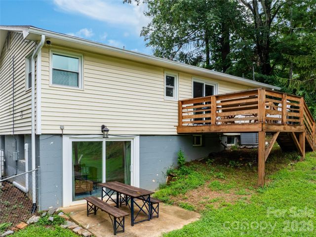11 Oakley Dogwood Drive, Asheville, NC 28803