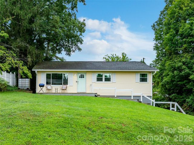 11 Oakley Dogwood Drive, Asheville, NC 28803