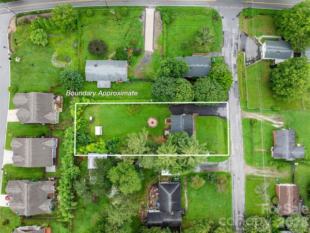 11 Oakley Dogwood Drive, Asheville, NC 28803