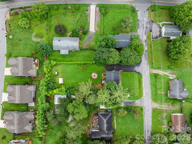 11 Oakley Dogwood Drive, Asheville, NC 28803