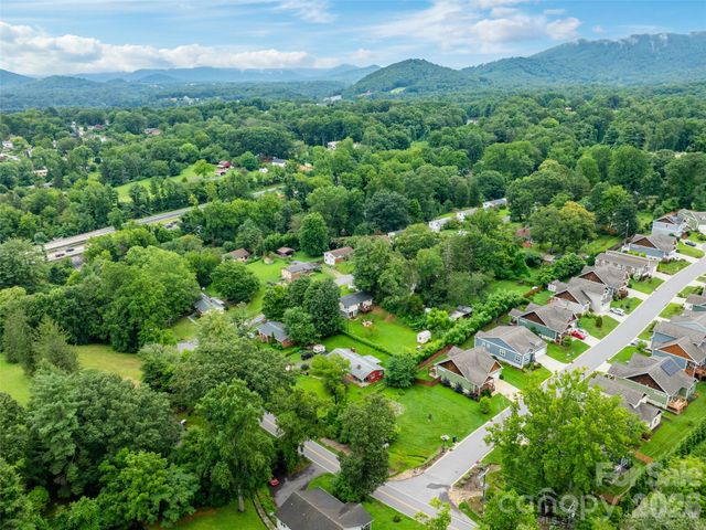 11 Oakley Dogwood Drive, Asheville, NC 28803