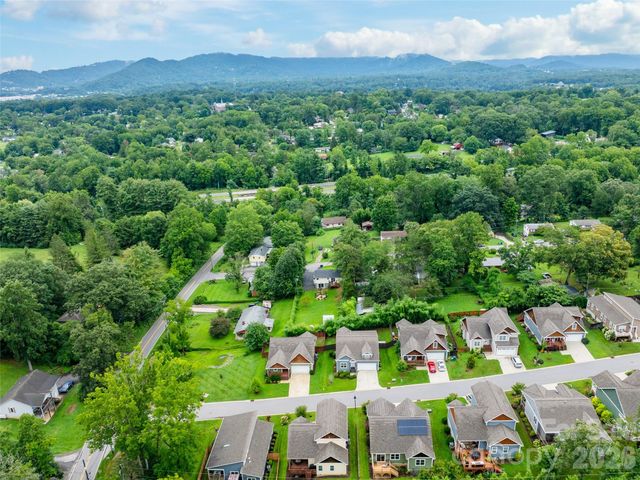 11 Oakley Dogwood Drive, Asheville, NC 28803