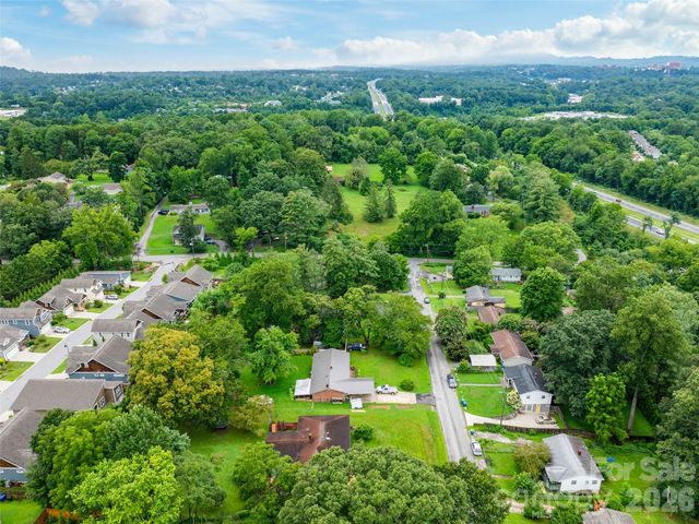 11 Oakley Dogwood Drive, Asheville, NC 28803