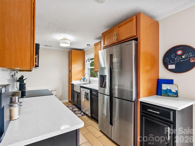 11 Oakley Dogwood Drive, Asheville, NC 28803