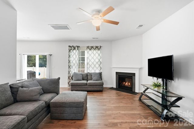 6204 Ellimar Field Lane, Charlotte, NC 28215