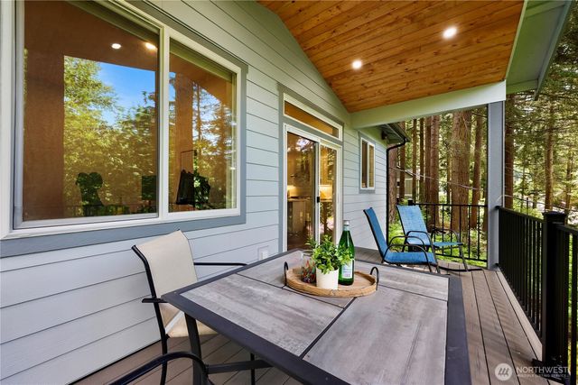1792 Swamp Creek Lane, Bellingham, WA 98226