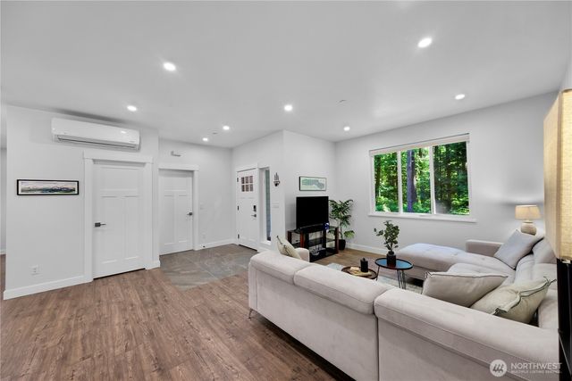 1792 Swamp Creek Lane, Bellingham, WA 98226