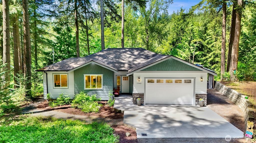 1792 Swamp Creek Lane, Bellingham, WA 98226