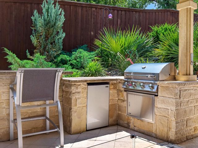 120 Hickory Ridge Drive, Highland Village, TX 75077