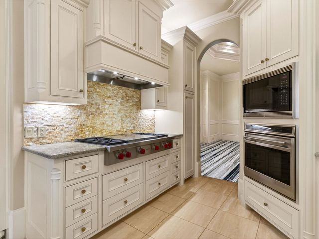120 Hickory Ridge Drive, Highland Village, TX 75077