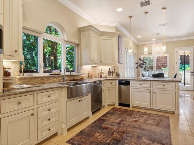120 Hickory Ridge Drive, Highland Village, TX 75077