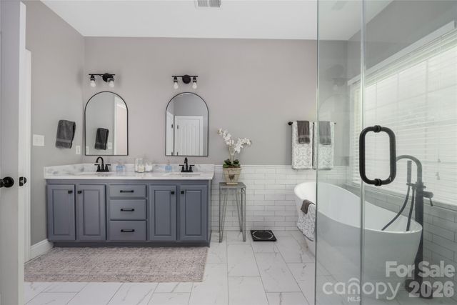4034 Nicole Eileen Lane, Charlotte, NC 28216