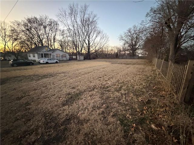 806 Zumwalt Avenue, Grandview, MO 64030