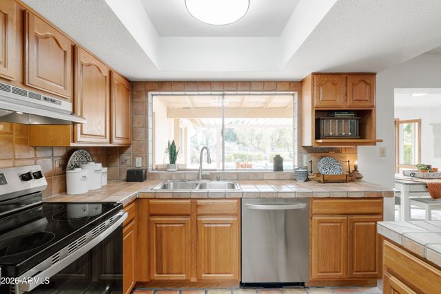 2713 W NIDO Avenue, Mesa, AZ 85202