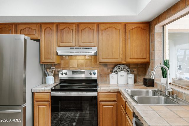 2713 W NIDO Avenue, Mesa, AZ 85202