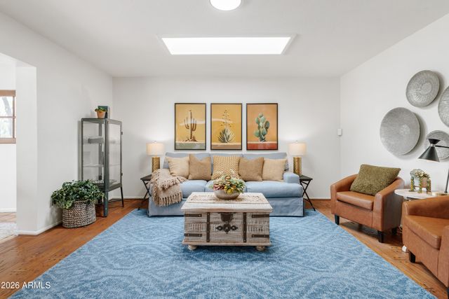 2713 W NIDO Avenue, Mesa, AZ 85202