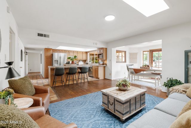 2713 W NIDO Avenue, Mesa, AZ 85202