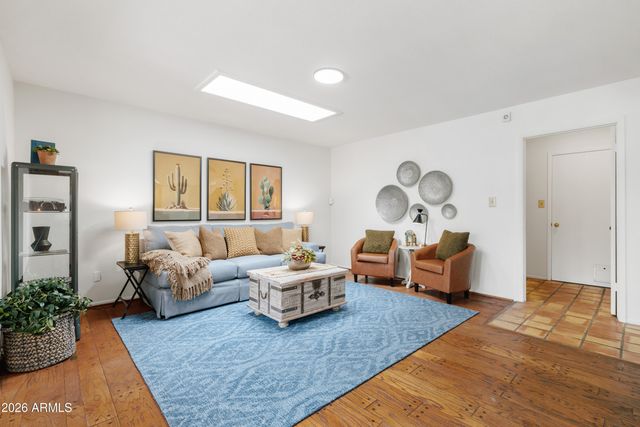 2713 W NIDO Avenue, Mesa, AZ 85202