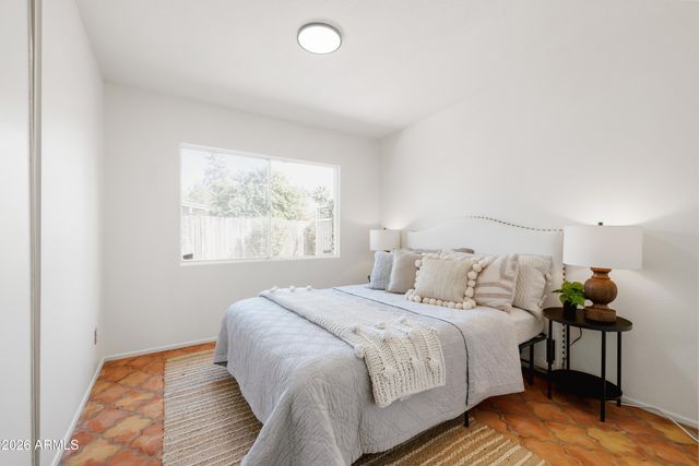 2713 W NIDO Avenue, Mesa, AZ 85202