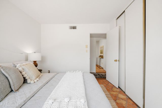 2713 W NIDO Avenue, Mesa, AZ 85202