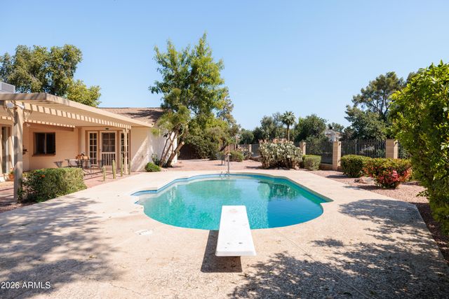 2713 W NIDO Avenue, Mesa, AZ 85202