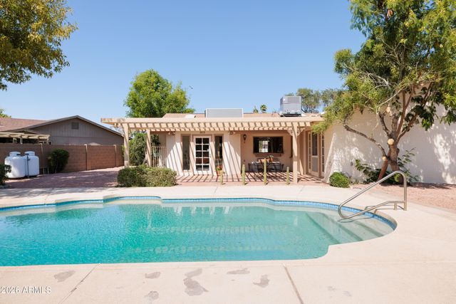 2713 W NIDO Avenue, Mesa, AZ 85202